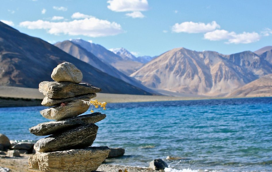 Delhi to Leh Ladakh by Tempo Traveller